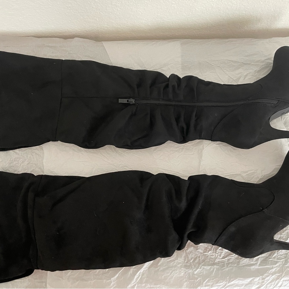 NIB Forever Women's Black Suede Boots - Picture 8 of 16